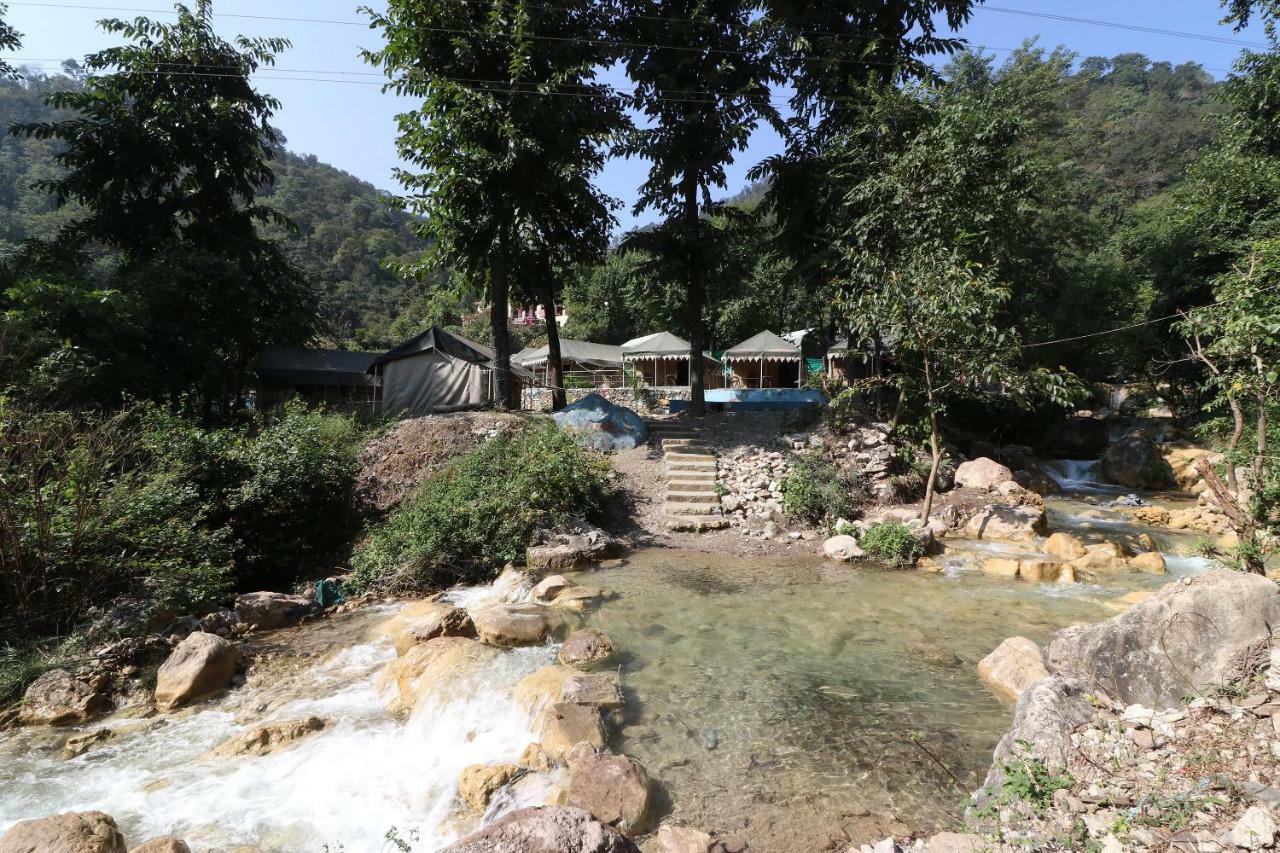 Oyo 23439 Tapovan Heights Camp & Resort Narendra Nagar Buitenkant foto